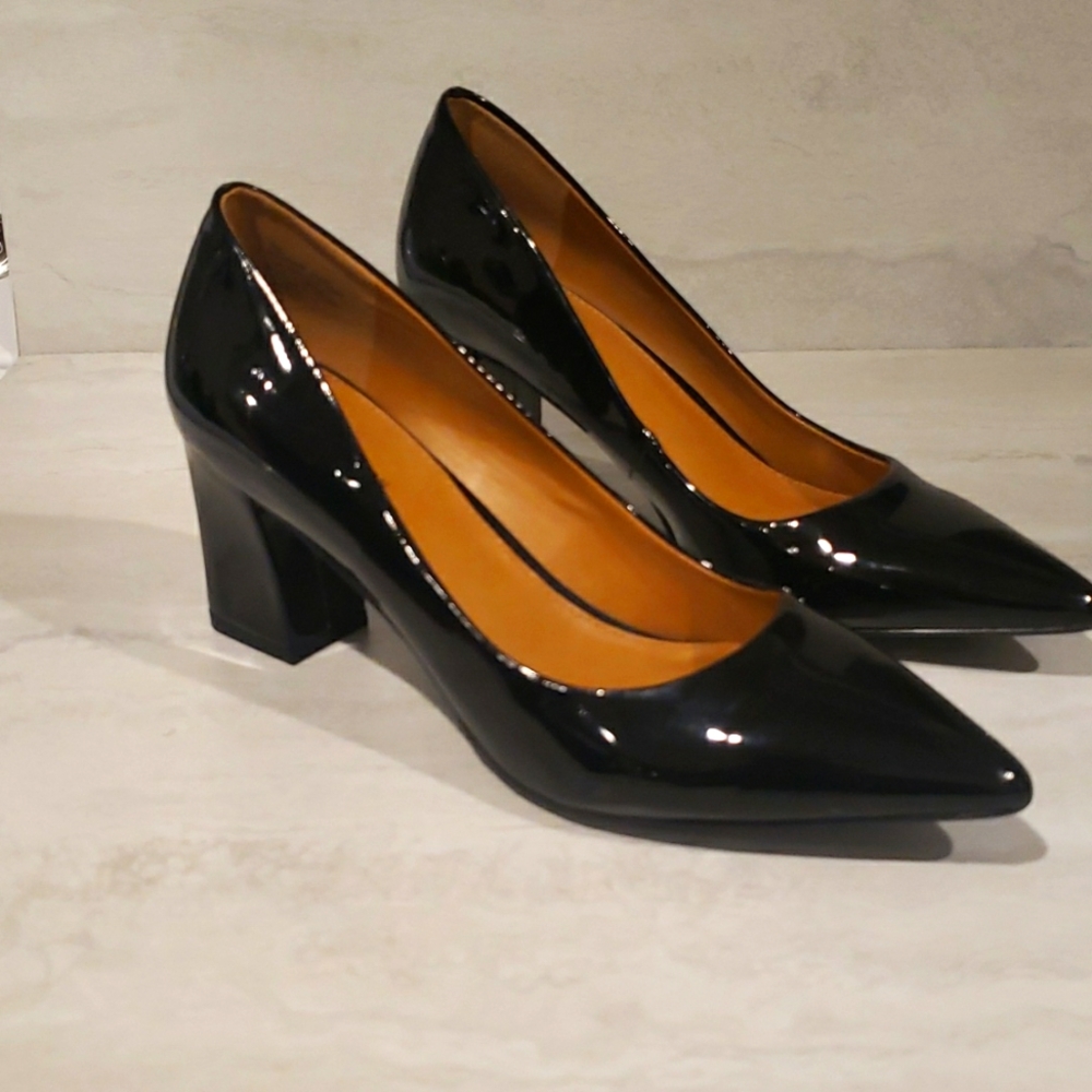 14th & Union Black patent shoes 7M